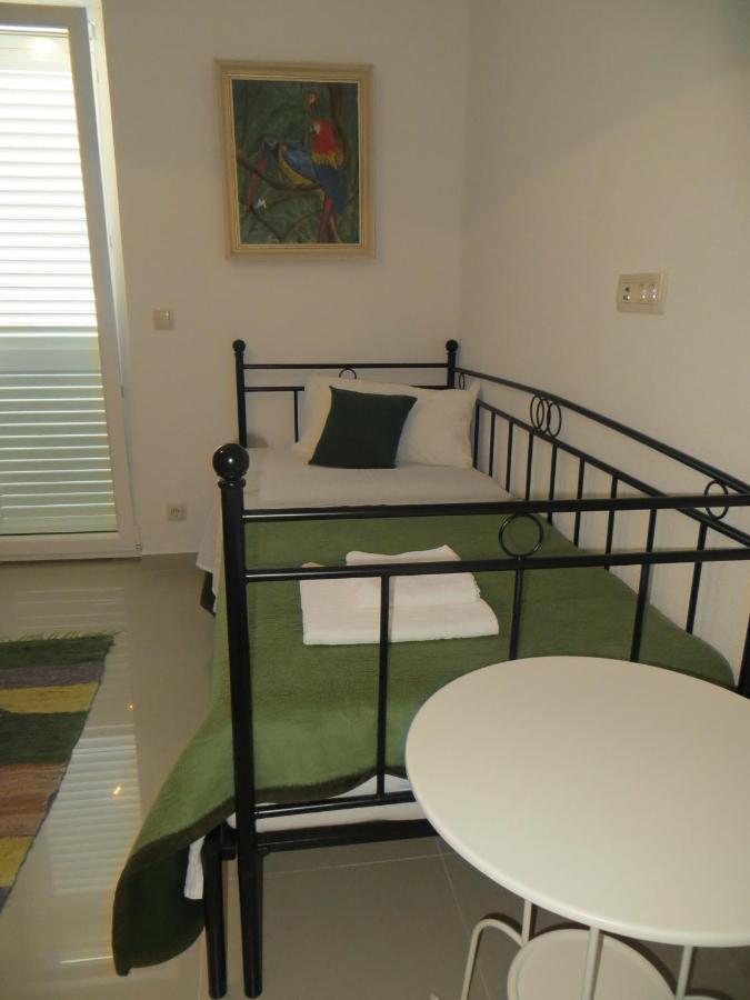 Apartments Lucija Brela Esterno foto