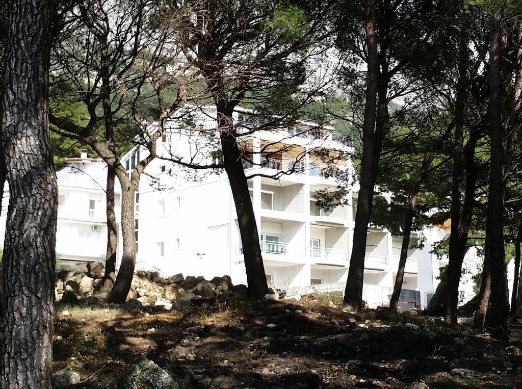 Apartments Lucija Brela Esterno foto